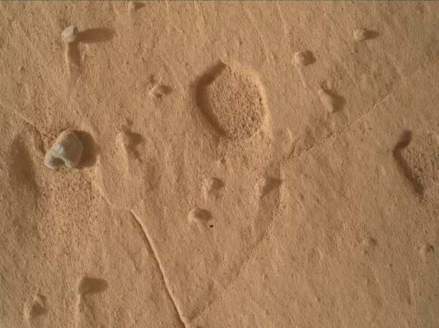 Sol 4988: Mars Hand Lens Imager (MAHLI)