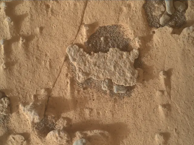 Sol 4988: Mars Hand Lens Imager (MAHLI)