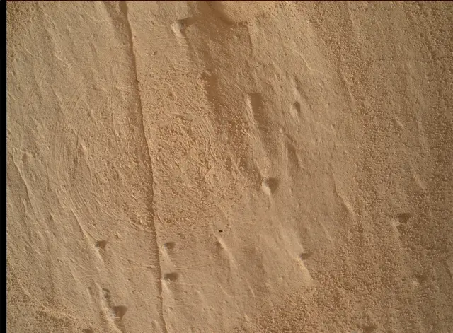 Sol 4988: Mars Hand Lens Imager (MAHLI)