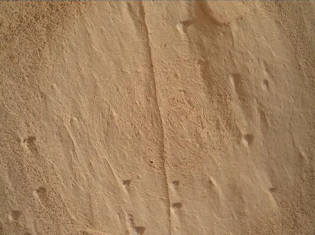 Sol 4988: Mars Hand Lens Imager (MAHLI)