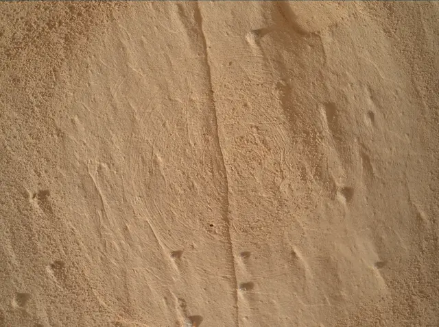 Sol 4988: Mars Hand Lens Imager (MAHLI)