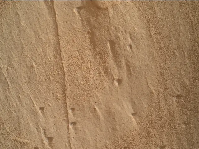 Sol 4988: Mars Hand Lens Imager (MAHLI)