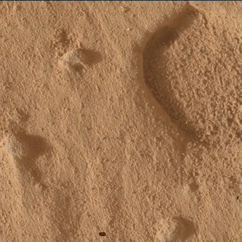 Sol 4988: Mars Hand Lens Imager (MAHLI)