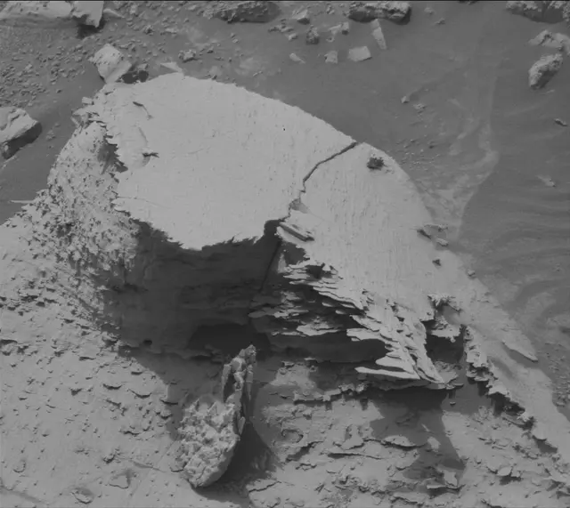 Sol 4989: Mast Camera (Mastcam)
