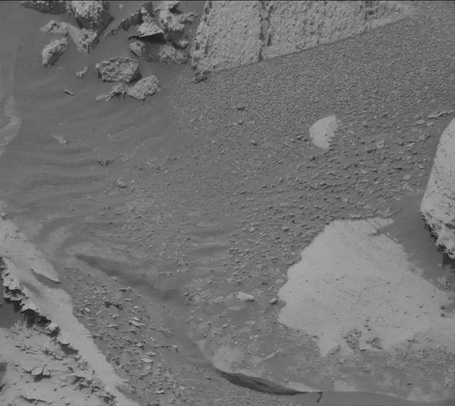 Sol 4989: Mast Camera (Mastcam)