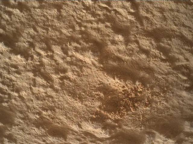 Sol 4992: Mars Hand Lens Imager (MAHLI)