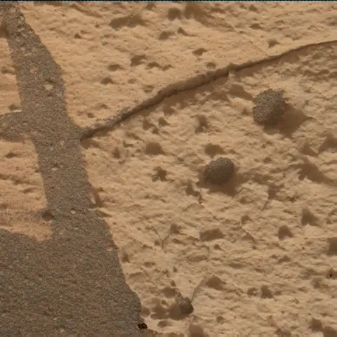 Sol 4992: Mars Hand Lens Imager (MAHLI)