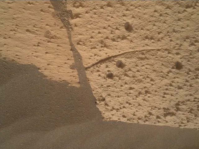 Sol 4992: Mars Hand Lens Imager (MAHLI)