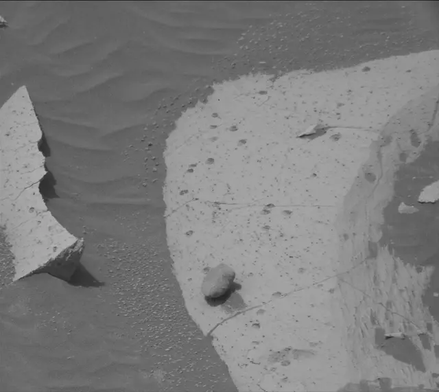 Sol 4994: Mast Camera (Mastcam)