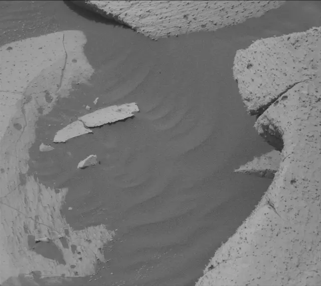 Sol 4994: Mast Camera (Mastcam)