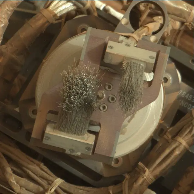 Sol 4995: Mast Camera (Mastcam)