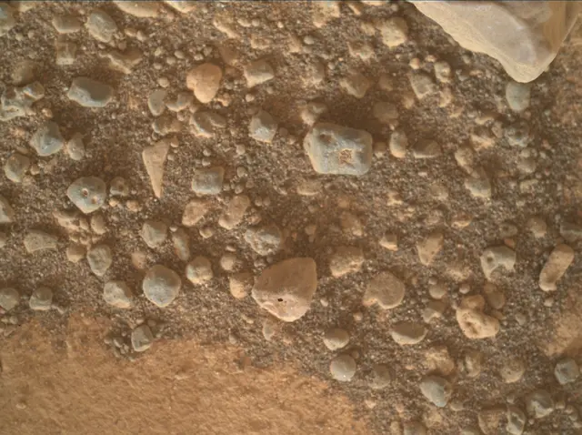 Sol 4995: Mars Hand Lens Imager (MAHLI)