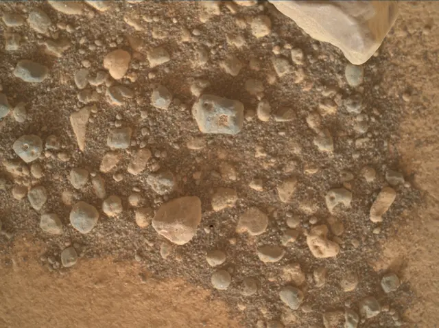Sol 4995: Mars Hand Lens Imager (MAHLI)