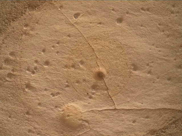 Sol 4995: Mars Hand Lens Imager (MAHLI)