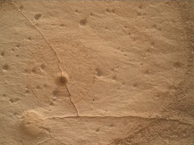Sol 4995: Mars Hand Lens Imager (MAHLI)
