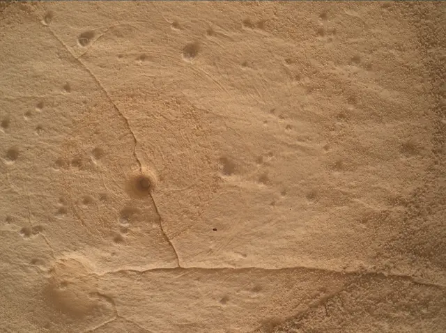 Sol 4995: Mars Hand Lens Imager (MAHLI)