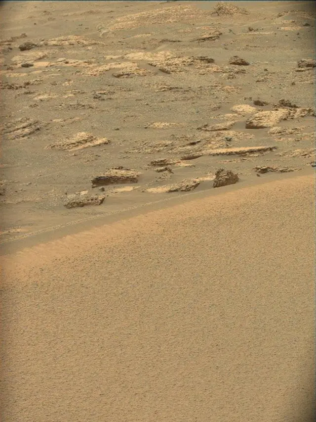 Sol 4996: Mast Camera (Mastcam)