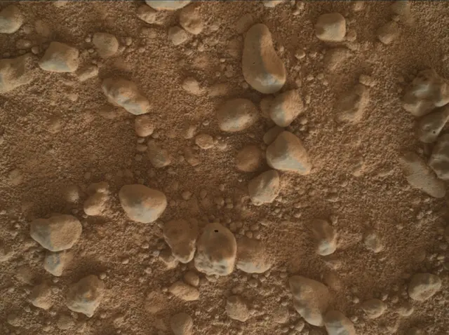 Sol 4999: Mars Hand Lens Imager (MAHLI)