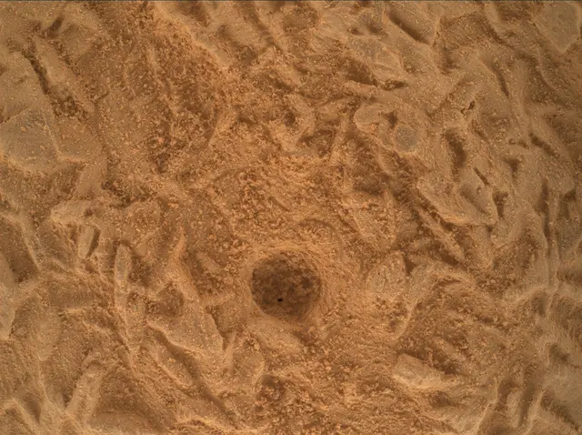 Sol 5016: Mars Hand Lens Imager (MAHLI)