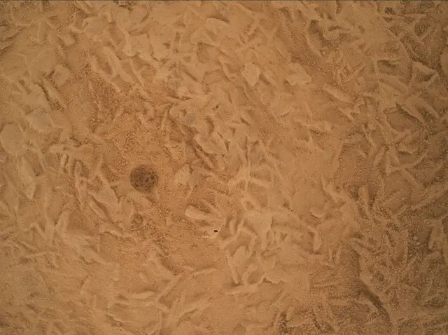 Sol 5016: Mars Hand Lens Imager (MAHLI)
