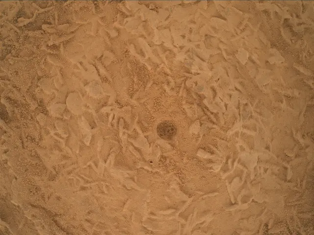 Sol 5016: Mars Hand Lens Imager (MAHLI)