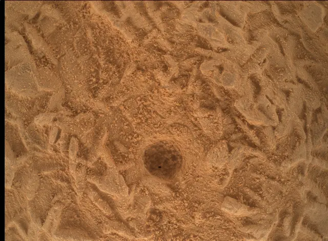 Sol 5016: Mars Hand Lens Imager (MAHLI)