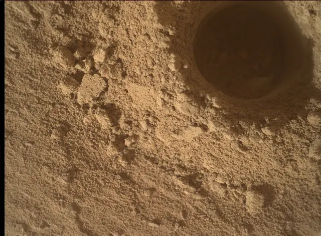 Sol 5038: Mars Hand Lens Imager (MAHLI)