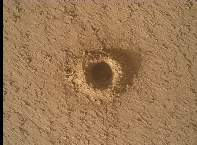 Sol 5038: Mars Hand Lens Imager (MAHLI)