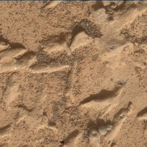 Sol 5044: Mars Hand Lens Imager (MAHLI)